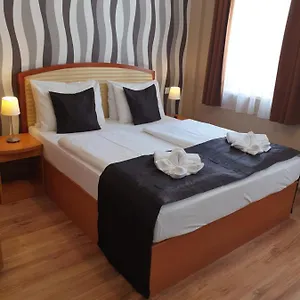 *** Hotel Six Ungaria